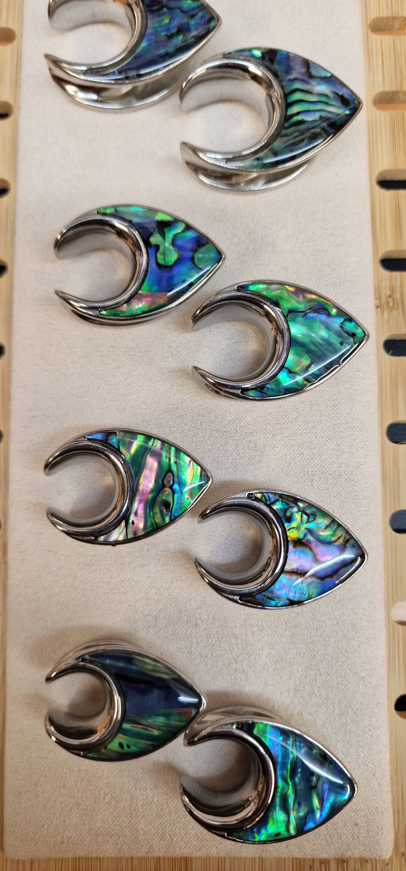 Titanium Saddle Plugs Ear Stretching with Abalone Shell - Ear Tunnels, Reverse Ear Plug Earrings - Body Piercing Jewellery Ear Gauges